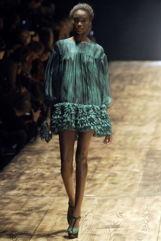 Giambattista Valli 10ĸDƬ