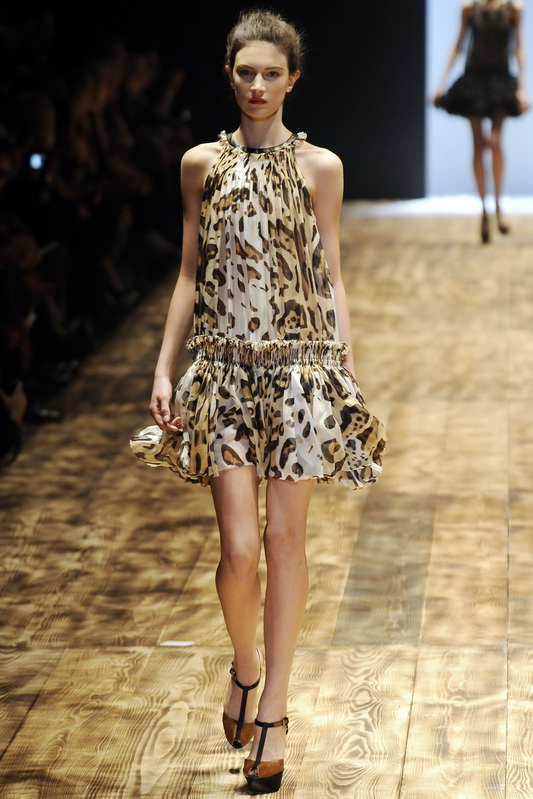 Giambattista Valli 10ĸDƬ