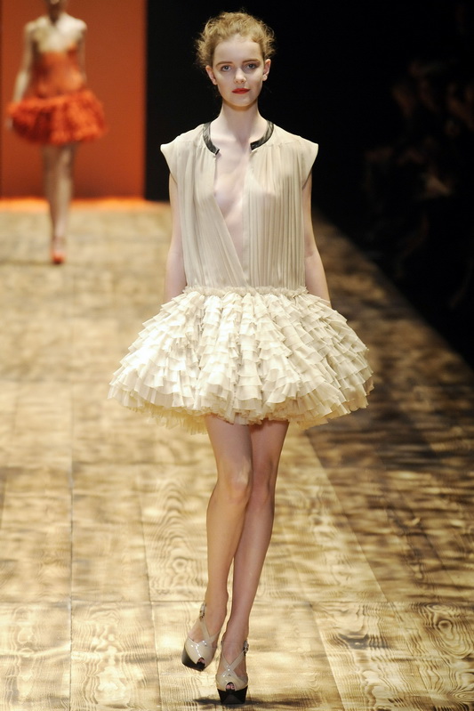 Giambattista Valli 10ĸDƬ
