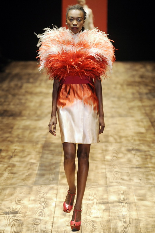 Giambattista Valli 10ĸDƬ