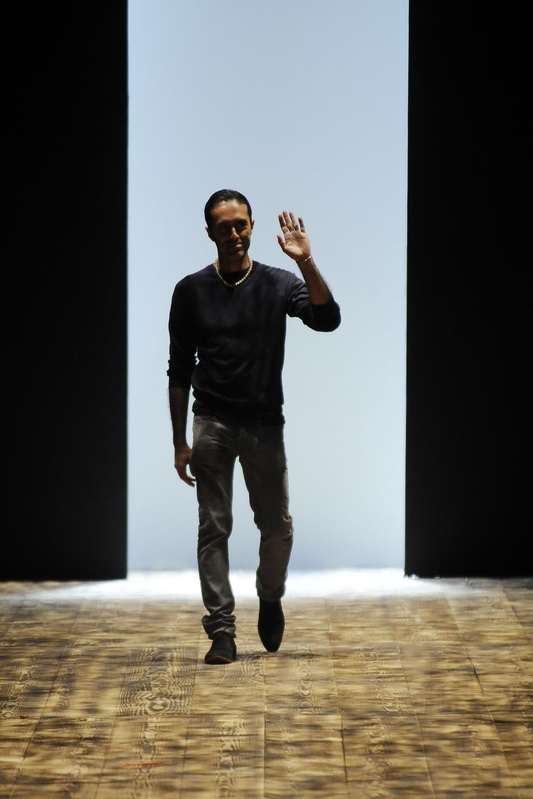 Giambattista Valli 10ĸDƬ