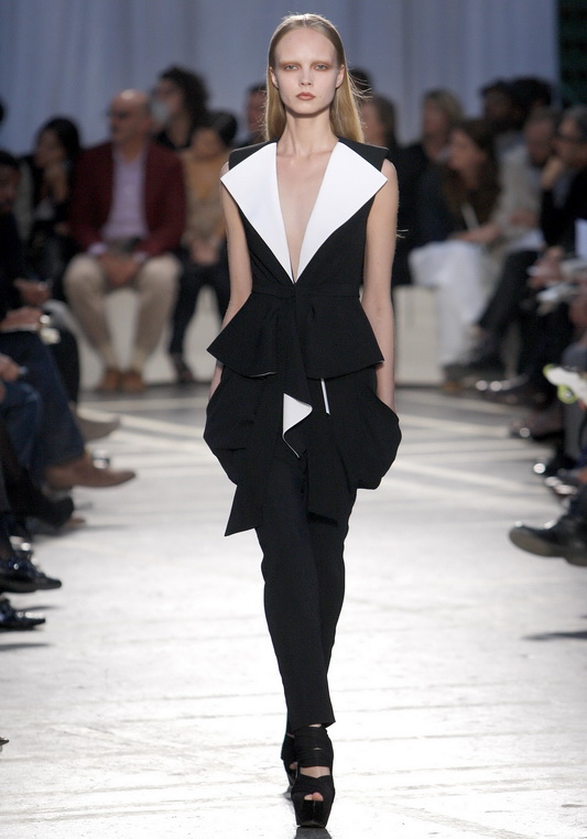 Givenchy 10ĸDƬ