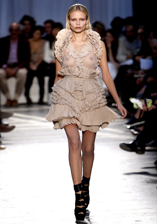 Givenchy 10ĸDƬ