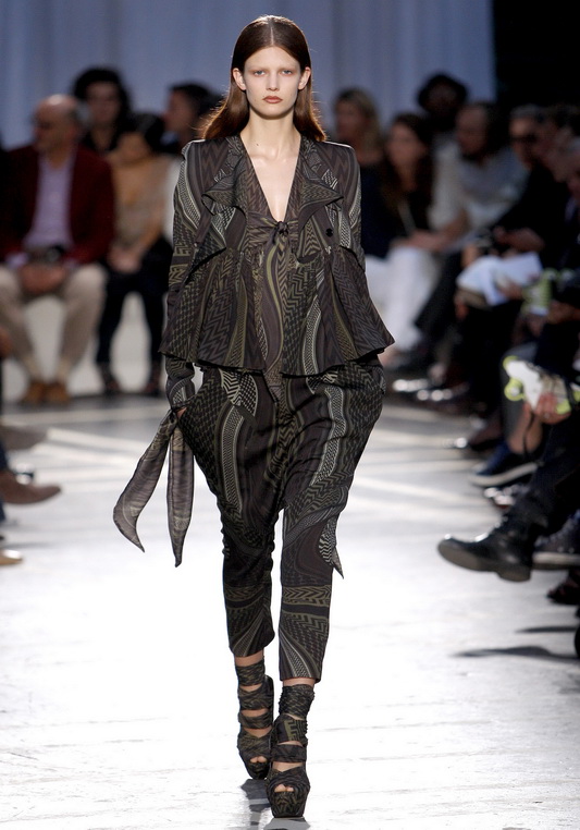 Givenchy 10ĸDƬ
