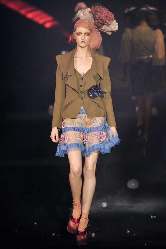 John Galliano 10ĸDƬ