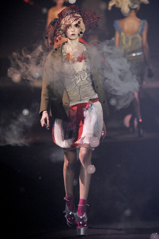 John Galliano 10ĸDƬ