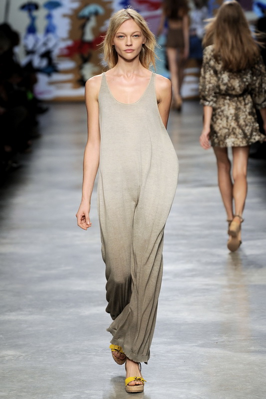 Stella Mccartney 10ĸDƬ