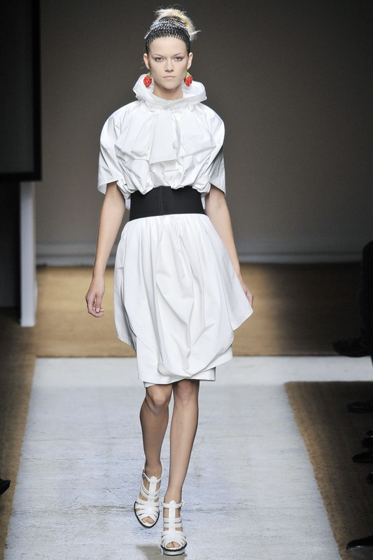 Yves Saint Laurent 10ĸDƬ