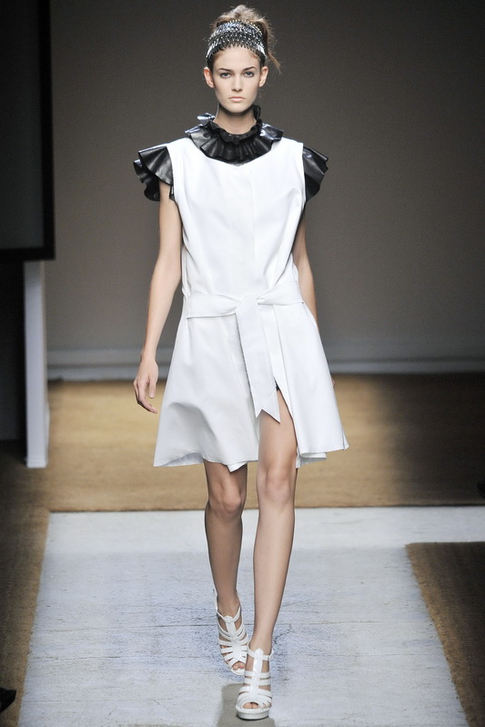 Yves Saint Laurent 10ĸDƬ