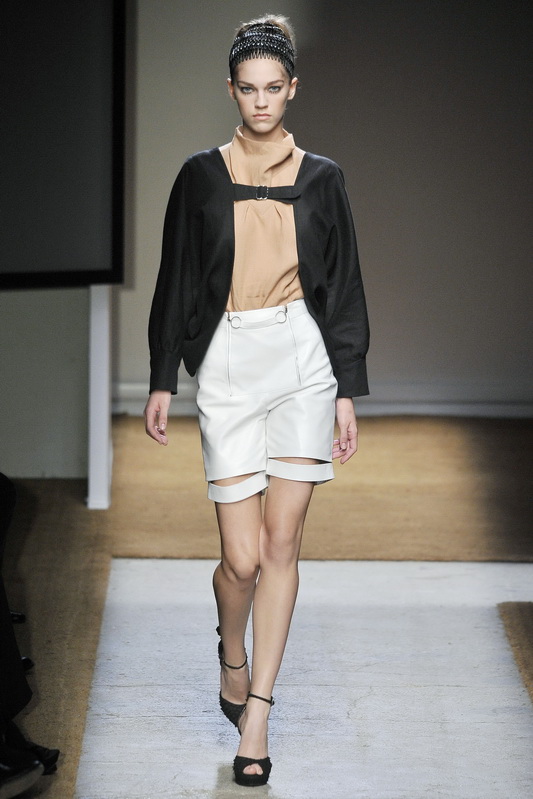 Yves Saint Laurent 10ĸDƬ