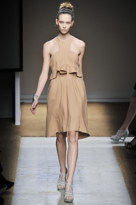 Yves Saint Laurent 10ĸDƬ