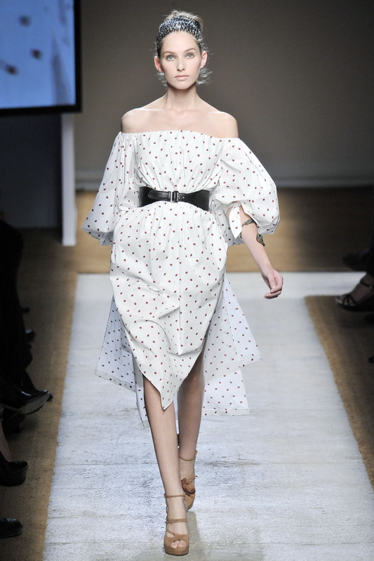 Yves Saint Laurent 10ĸDƬ