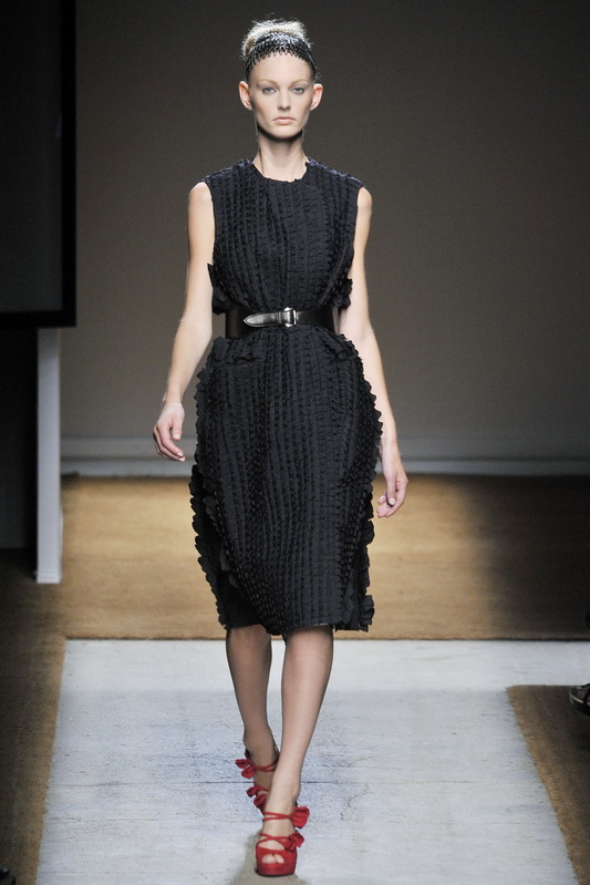Yves Saint Laurent 10ĸDƬ
