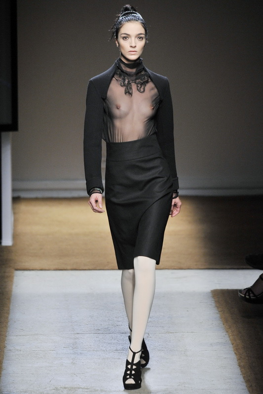 Yves Saint Laurent 10ĸDƬ