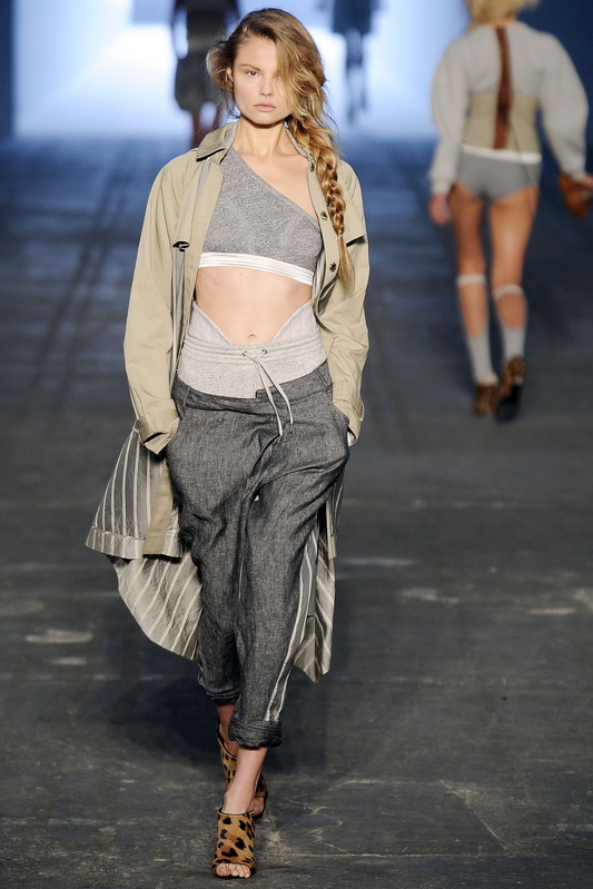 Alexander Wang 10ĸDƬ