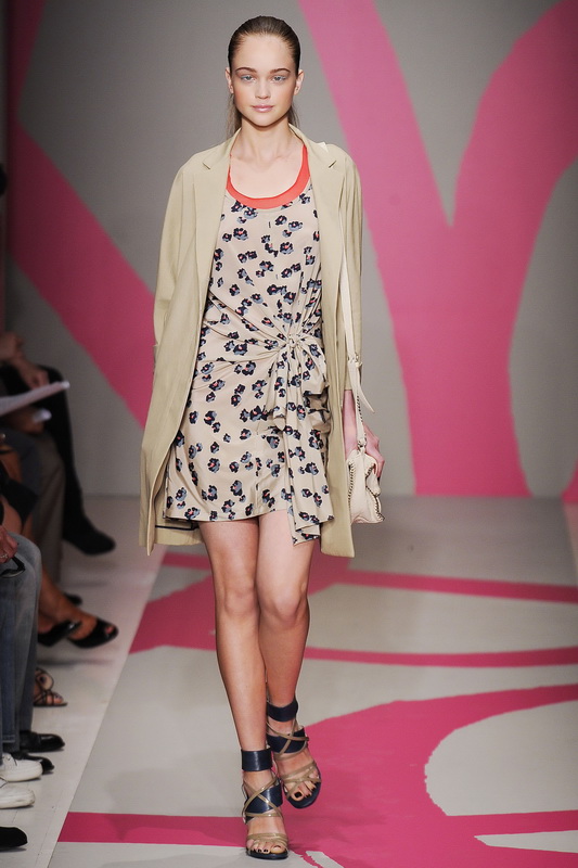 DKNY 10ĸDƬ