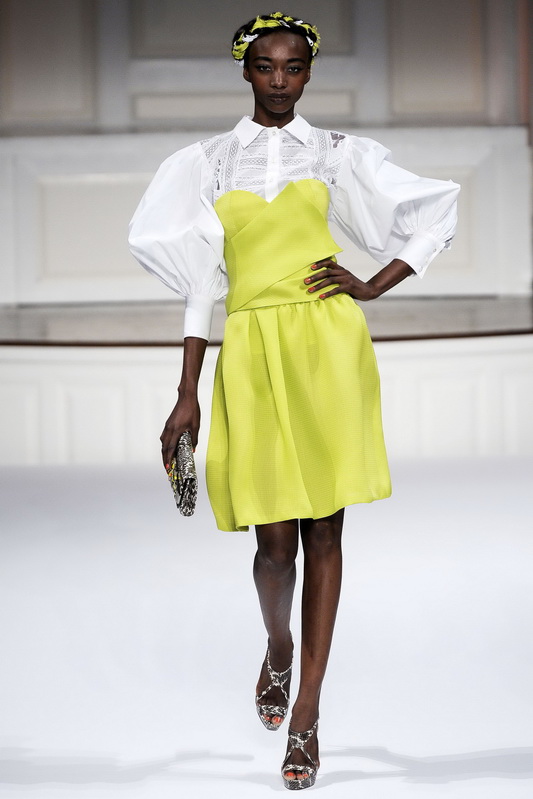 Oscar De La Renta 10ĸDƬ