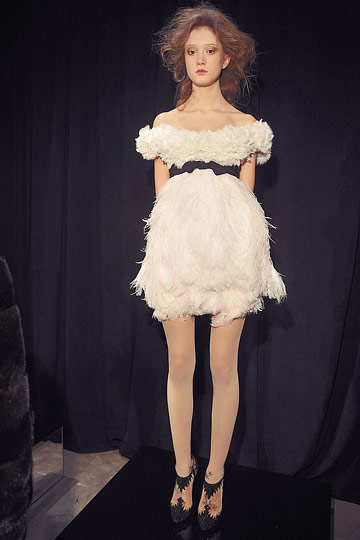 Marchesa 10ﶬDƬ