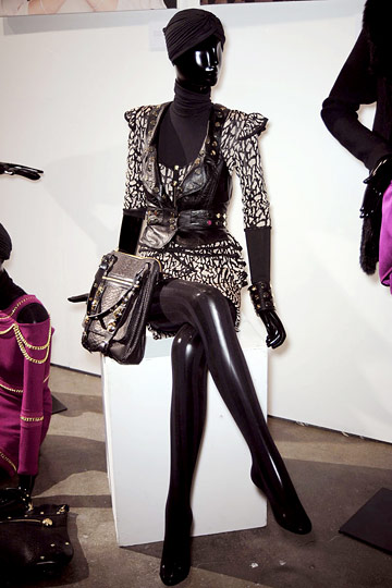 Temperley London 10ﶬDƬ