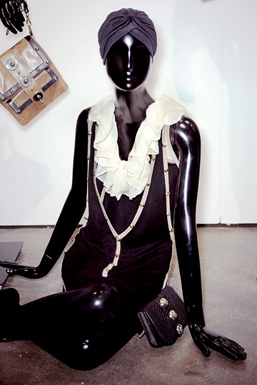 Temperley London 10ﶬDƬ