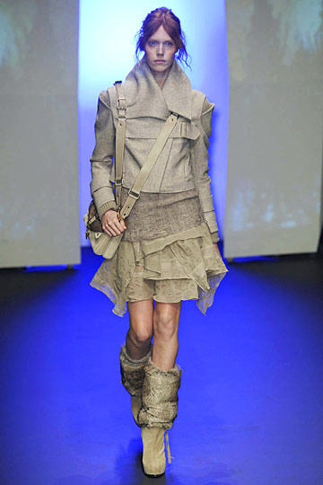 C N C by Costume National 10ﶬDƬ
