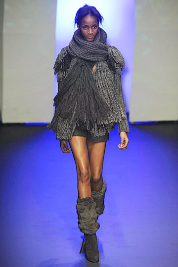 C N C by Costume National 10ﶬDƬ