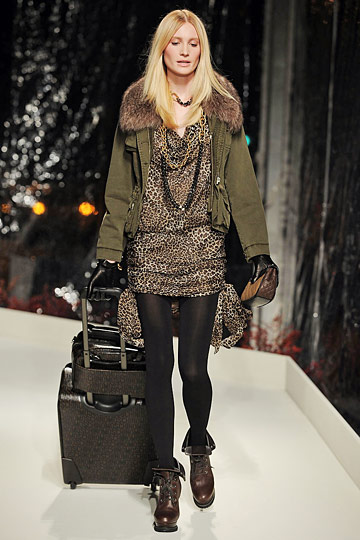 Moschino - Cheap & Chic 10ﶬDƬ