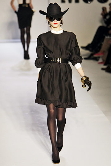 Moschino 10ﶬDƬ
