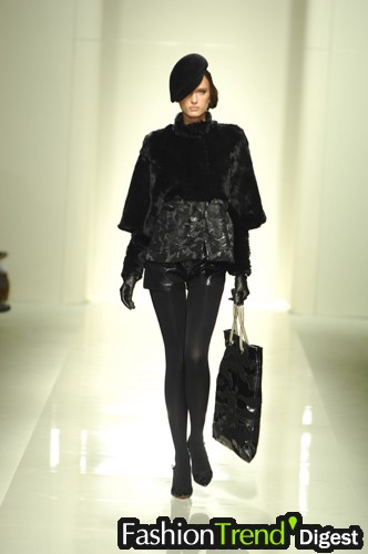 Pollini By Rifat Ozbek 07ﶬDƬ