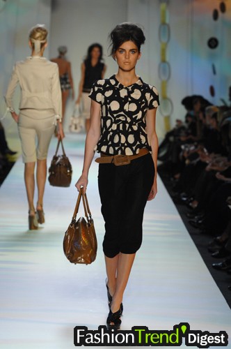 Moschino 07ĸDƬ
