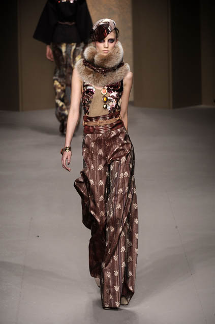 Pollini By Rifat Ozbek 08秋冬