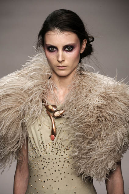 Pollini By Rifat Ozbek 08ﶬDƬ