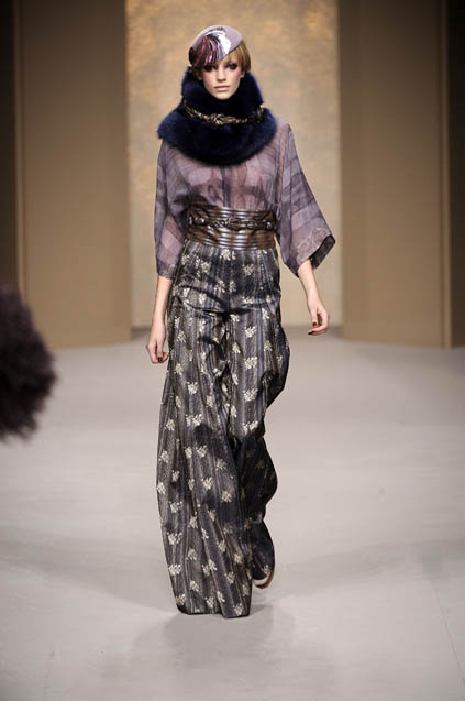 Pollini By Rifat Ozbek 08ﶬDƬ