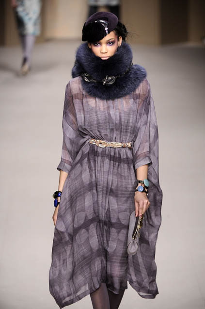 Pollini By Rifat Ozbek 08ﶬDƬ
