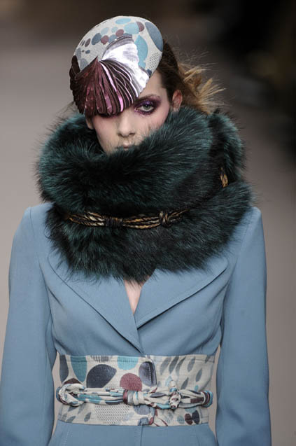 Pollini By Rifat Ozbek 08ﶬDƬ