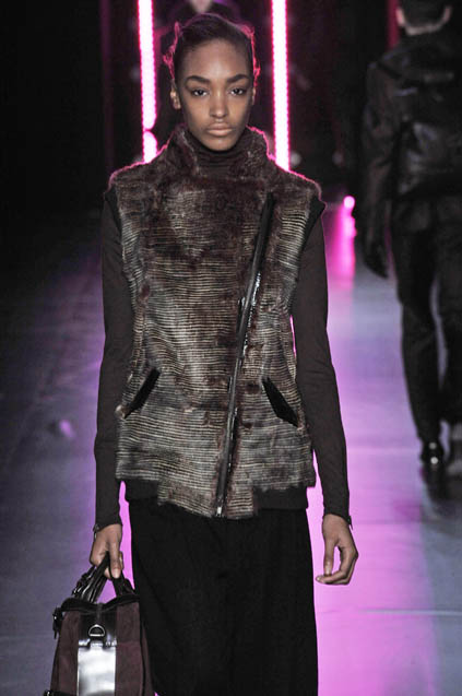 C N C by Costume National 08ﶬDƬ