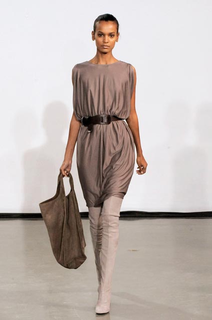 Halston 08ﶬDƬ