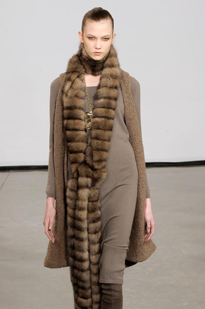 Halston 08ﶬDƬ
