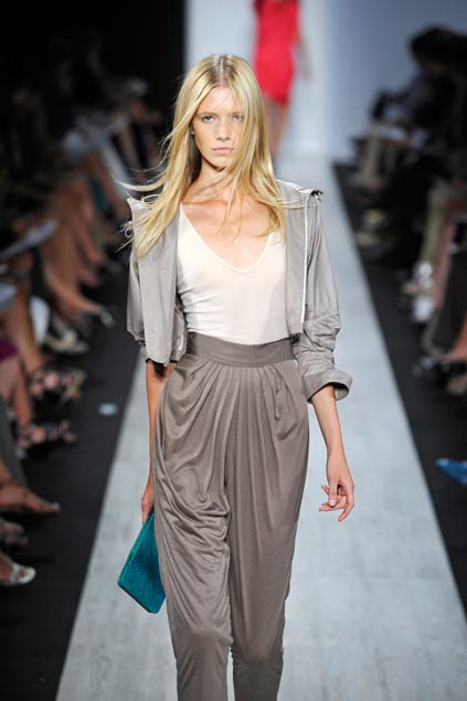 Bcbg MaxAzria 09ĸDƬ