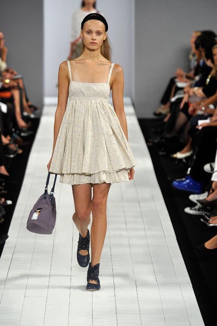 Marc by Marc Jacobs 09ĸDƬ