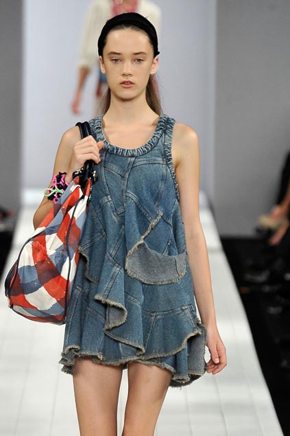 Marc by Marc Jacobs 09ĸDƬ