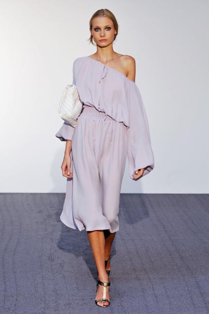 Halston 09ĸDƬ