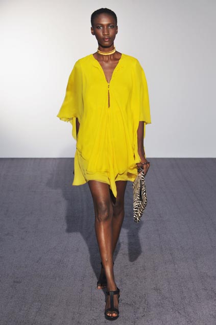 Halston 09ĸDƬ