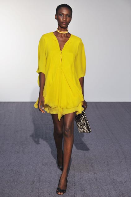 Halston 09ĸDƬ