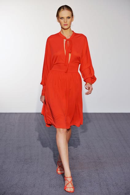 Halston 09ĸDƬ