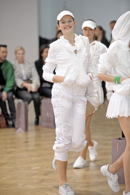 Adidas by Stella McCartney 09ĸDƬ