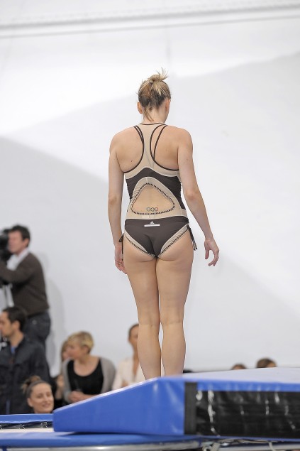 Adidas by Stella McCartney 09ĸDƬ