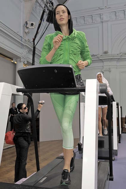 Adidas by Stella McCartney 09ĸDƬ