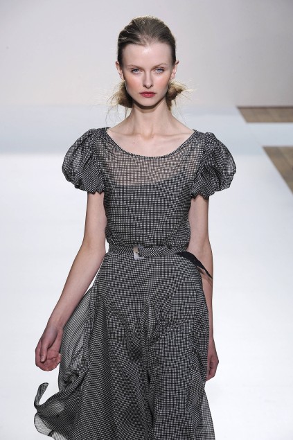 Nicole Farhi 09ĸDƬ