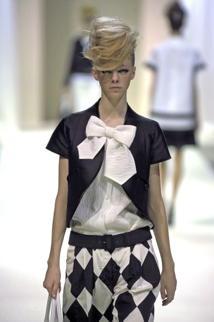 Moschino 09ĸDƬ